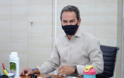 PREFEITO TESTA NEGATIVO PARA COVID-19 E RETOMA ATIVIDADES.