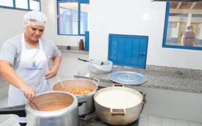 Prefeitura abre processo seletivo para merendeiros.