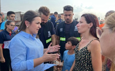 Prefeita confirma: 13º salário dos servidores sai em dezembro.