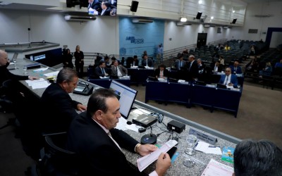 Vereadores aprovam nove projetos na sessão desta terça-feira.