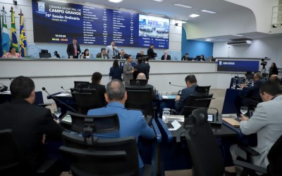 Dois vetos estão pautados para a sessão desta terça-feira.
