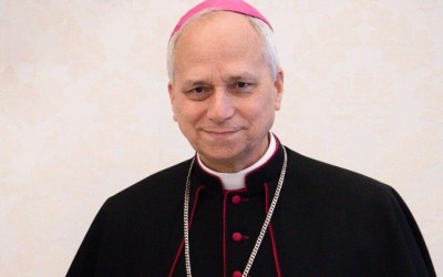 Cardeal americano Robert Prevost é o novo papa.