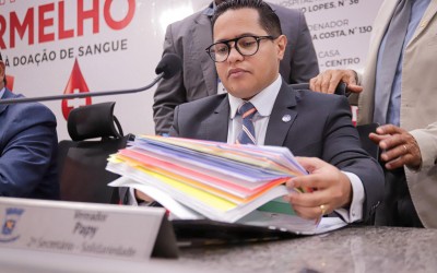 O presidente da Câmara Municipal de Campo Grande, vereador Papy (PSDB), assinou homologação de licitação para gastar R$ 186.880,64 com passagens para o Legislativo Municipal. 