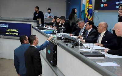 Vereadores votam três projetos na sessão de quinta-feira.
