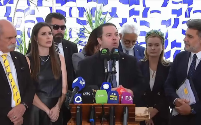Rodolfo Nogueira pede impeachment de 16 ministros de Lula.