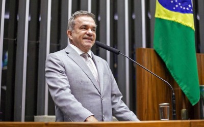 O Vander Loubet confirma pré-candidatura ao Senado.