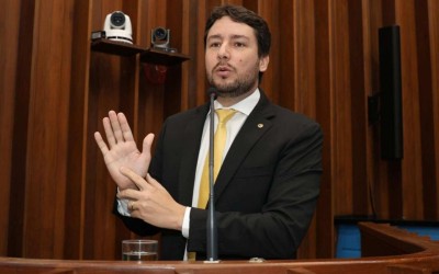 O deputado estadual João Henrique Catan (Novo) apresenta moção de visitante ilustre a Nikolas Ferreira.