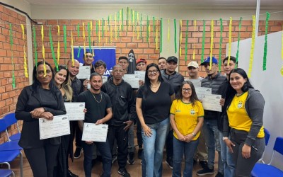 Polo Moreninhas forma primeira turma de barbeiro.