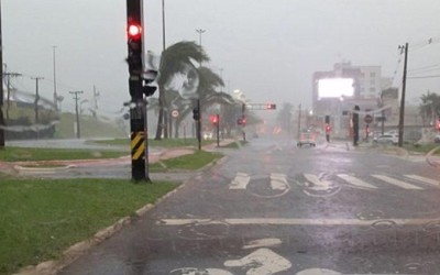 Alerta amarelo prevê tempestade em Campo Grande.