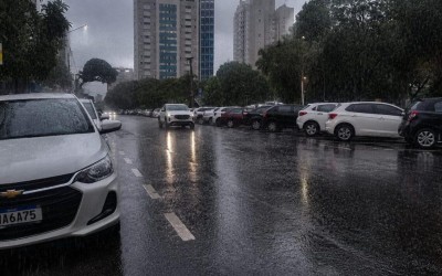 Defesa Civil emite alerta amarelo para tempestades.