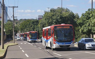 Linhas de ônibus terão horários diferenciados no feriado.
