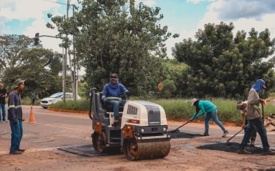 Mutirão de tapa-buracos chega à Vila Planalto neste sábado.