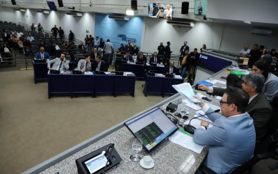 Vereadores votam dois projetos na sessão de quinta-feira.
