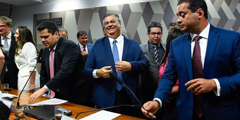 Senado aprova Flávio Dino para o STF e Gonet para para PGR.