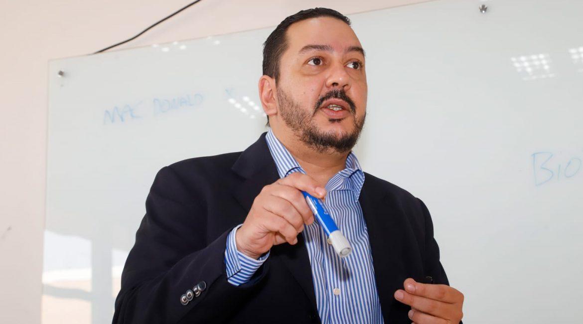 Bruno Lupoli  ministra treinamento para implementação do Parque Tecnológico de Campo Grande.