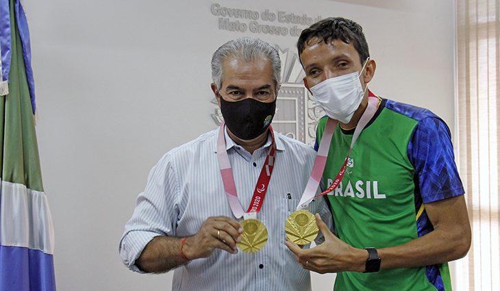 Governador recebe medalhista.