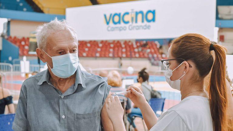 PREFEITURA AMPLIA APLICAÇÃO DE REFORÇO PARA IDOSOS DE 68 ANOS OU MAIS VACINADOS COM A 2ª DOSE ATÉ 15 DE MAIO.