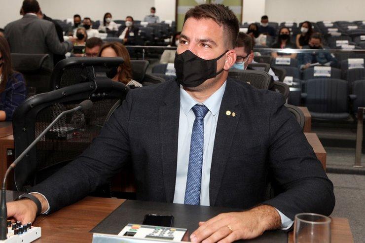 Projeto proíbe exigência de vacinação.