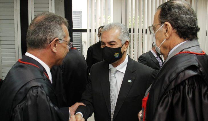 Reinaldo Azambuja prestigia posse de juízes substitutos