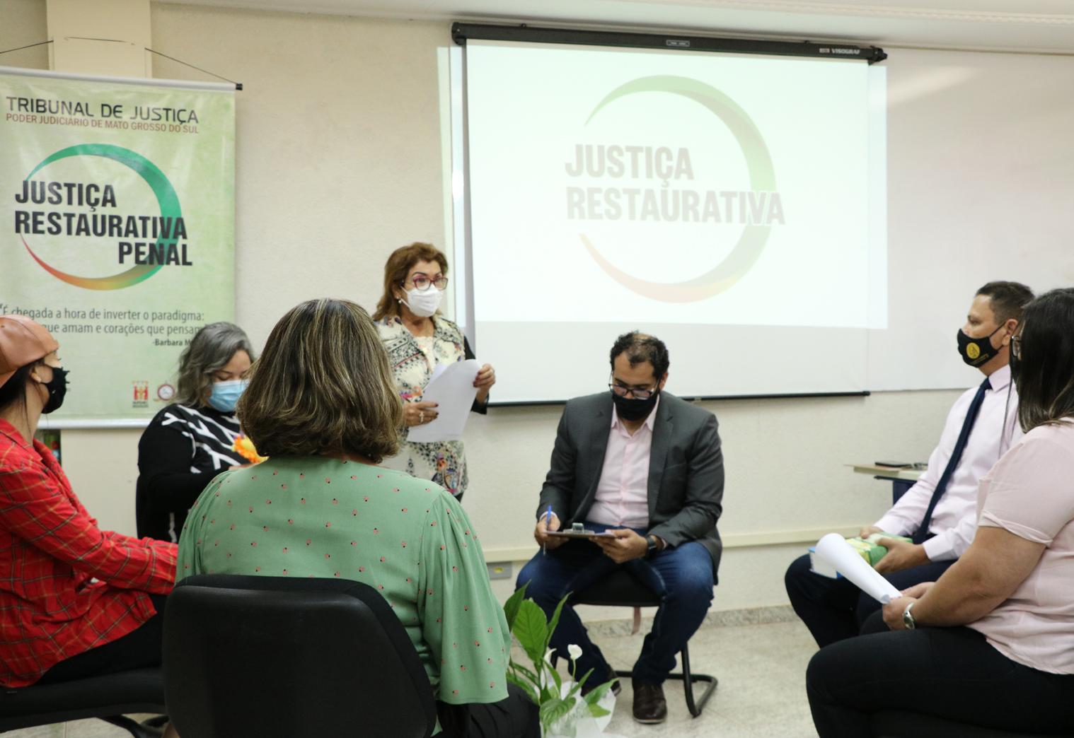 Nupemec realiza círculo presencial em curso de formação da Justiça Restaurativa.