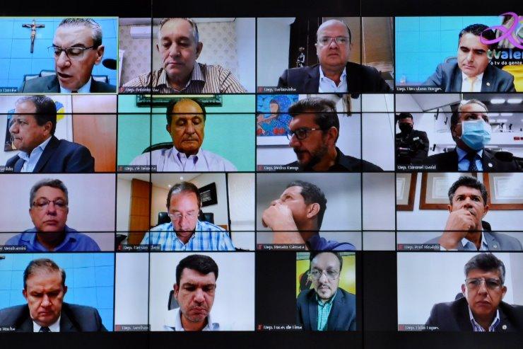 Ordem do Dia: Proibição de empréstimos a aposentados por telefone vai à sanção.