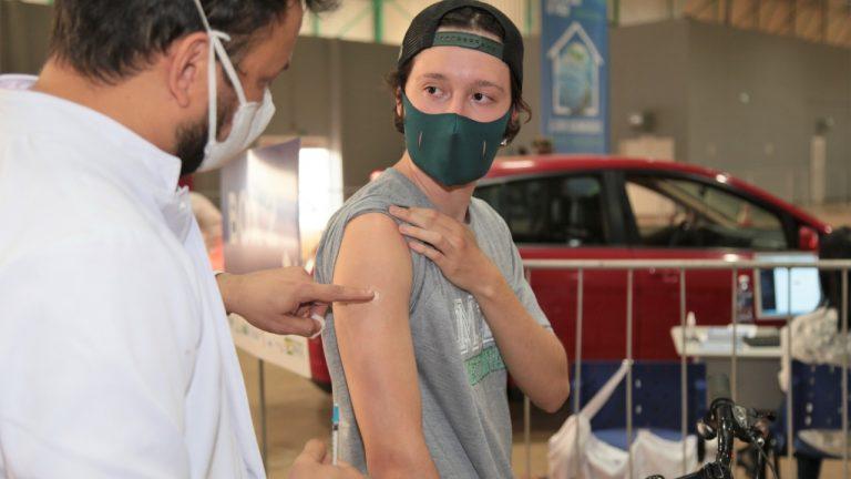 Campo Grande avança na aplicação da terceira e segunda  dose das vacinas contra á Covid-19.