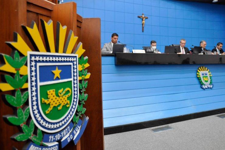 Ordem do Dia: Deputados aprovam CNH Social em primeira votação.