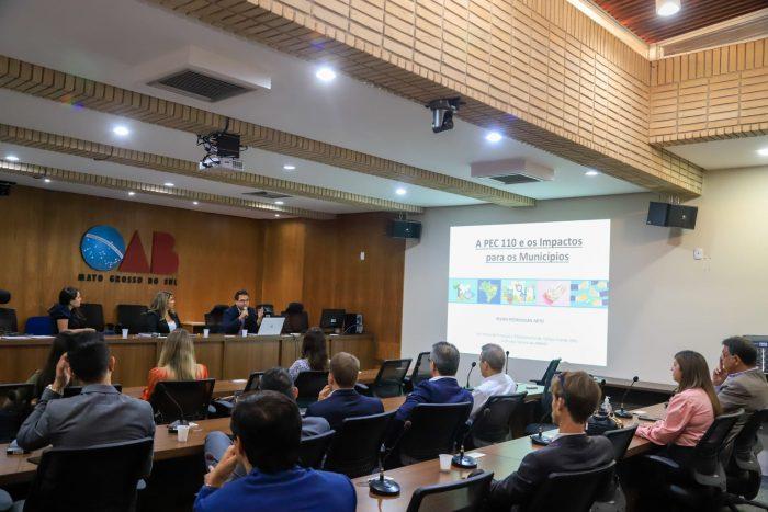 Palestra promovida pela Comissão de Assuntos Tributários debate sobre os impacto da PEC 110 para os municípios.
