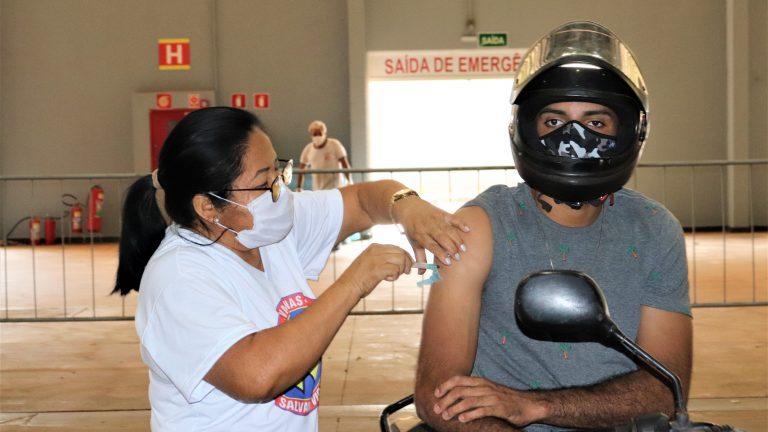 Prefeitura abre mais de 40 locais para vacinação contra a Covid-19 nesta Terça-Feira.