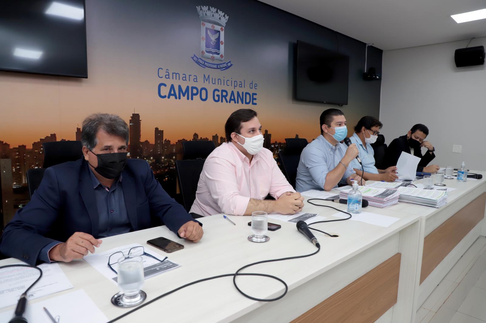CCJ dá parecer favorável a 29 projetos na última reunião pública do ano.