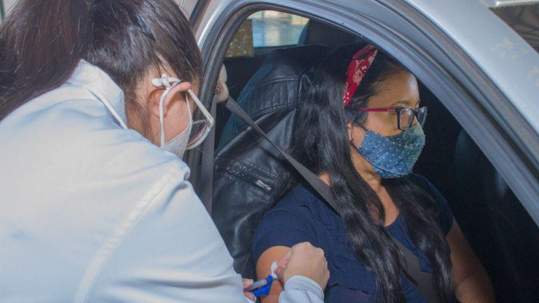 Com mais de 40 locais abertos, Prefeitura dá andamento na vacinação contra a Covid-19 nesta Segunda-Feira.