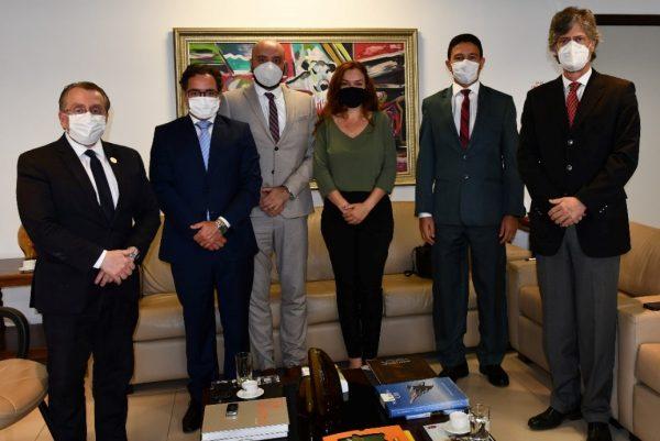 Diretoria da OAB/MS visita Presidência do TRT/MS.