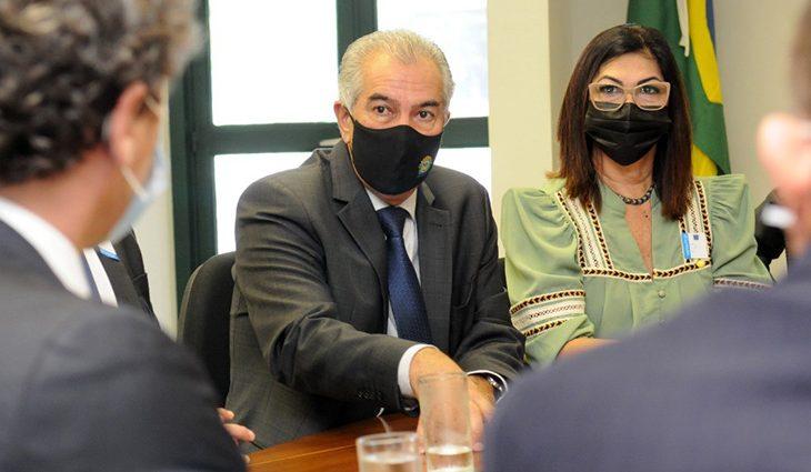 Governador  Reinaldo Azambuja discutiu avanços para rota bioceânica e Nova Ferroeste e entregou projetos de meio ambiente.