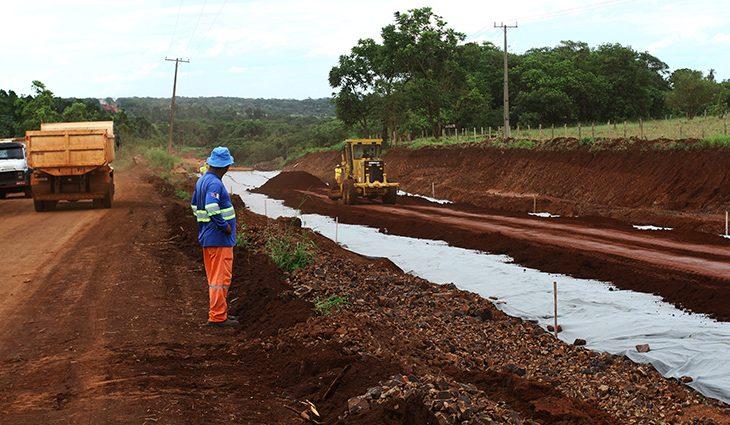 Governador Reinaldo Azambuja  do Estado de Mato Grosso do Sul  destrava pavimentação da MS-352.
