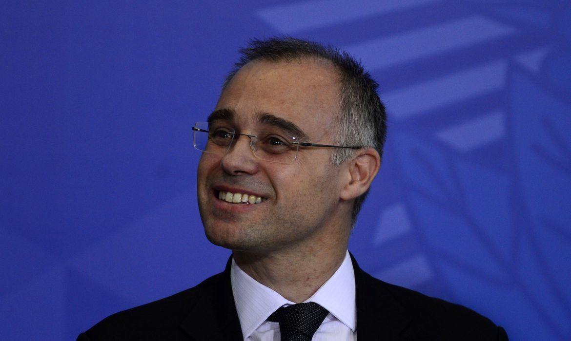 Senado aprova André Mendonça como novo ministro do STF por 47 a 32.