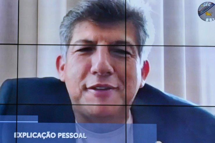 Deputados criticam CCR por abandono de obras.