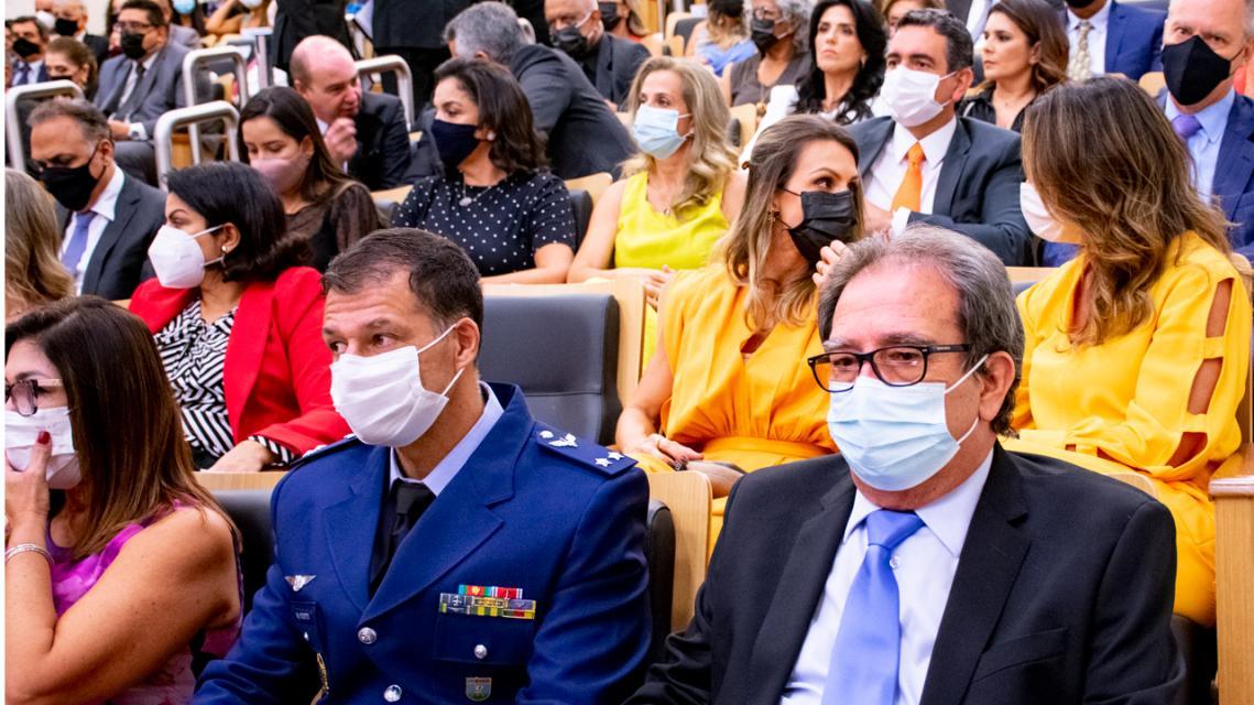 Presidente do TCE-MS prestigia posse de desembargadores
