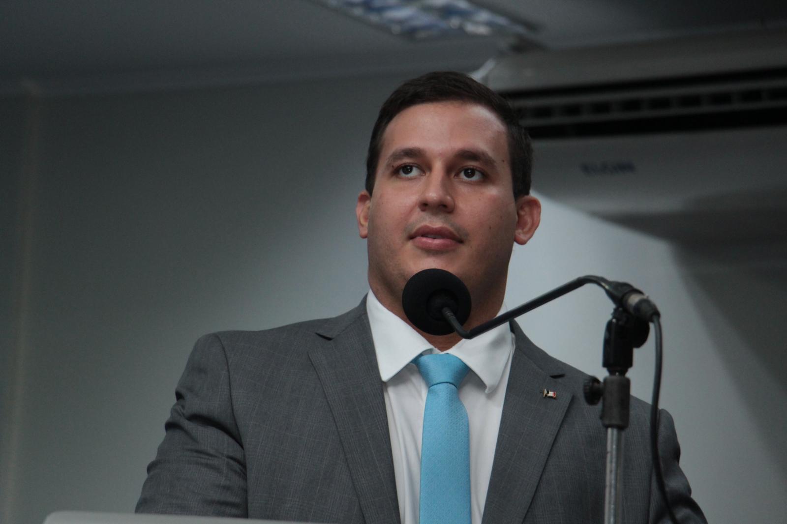 Projeto de lei do vereador William Maksoud propõe disponibilizar limpeza gratuita da fossa séptica em casas residenciais para famílias de baixa renda.