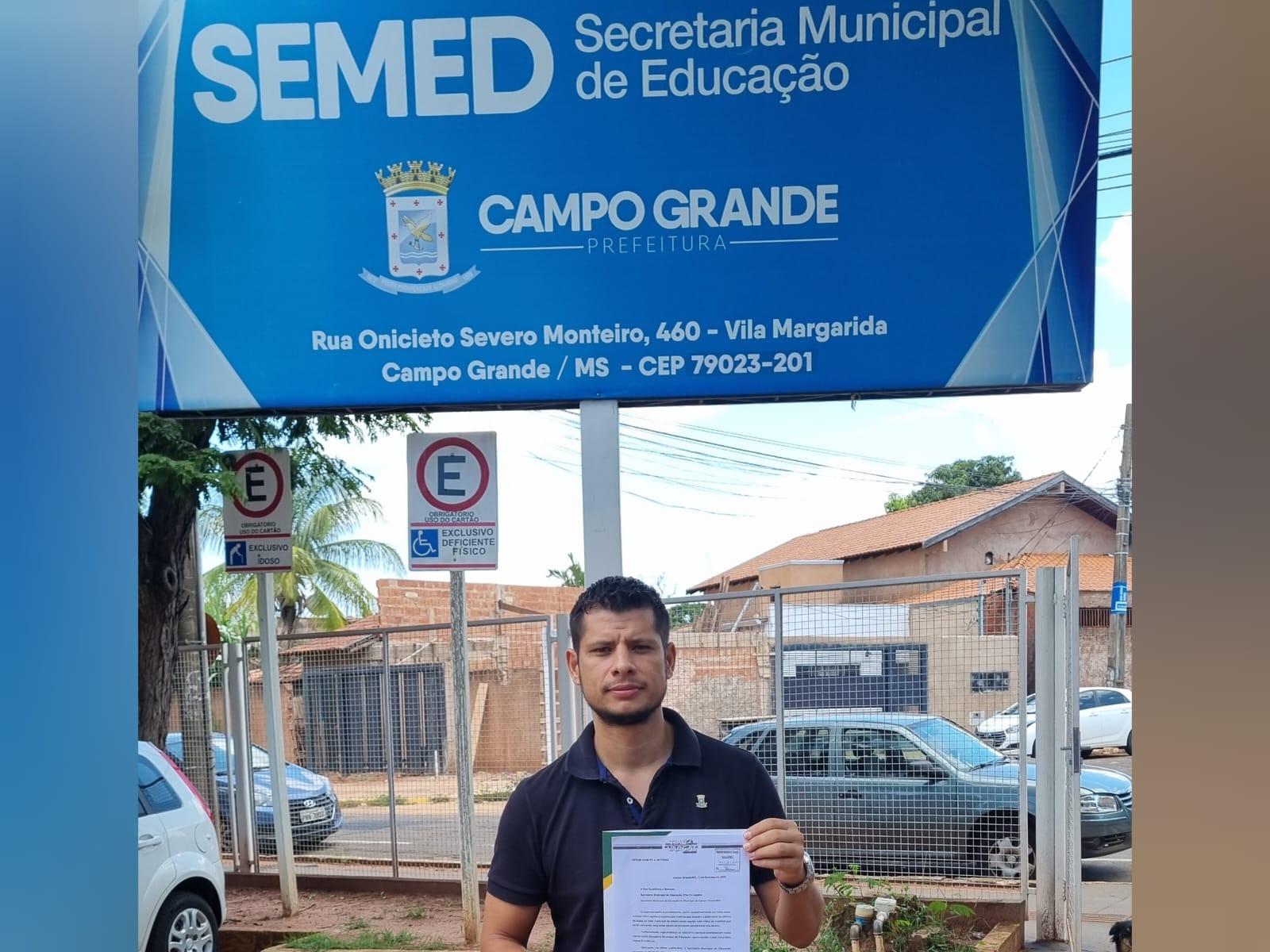 Tiago Vargas pede explicações à Semed sobre adiamento do retorno às aulas da Reme.