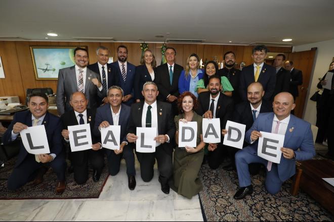 Bolsonaro tem Carla Zambelli no comando, e Loester Trutis em  Campo Grande Mato Grosso do Sul