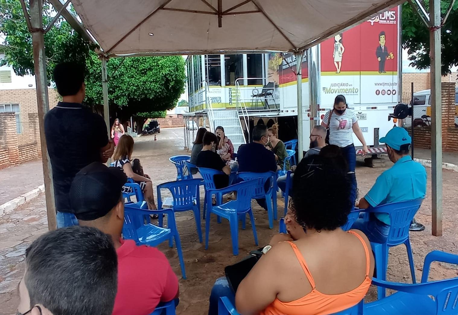Carreta da Justiça leva atendimento para cidadãos de Guia Lopes da Laguna.