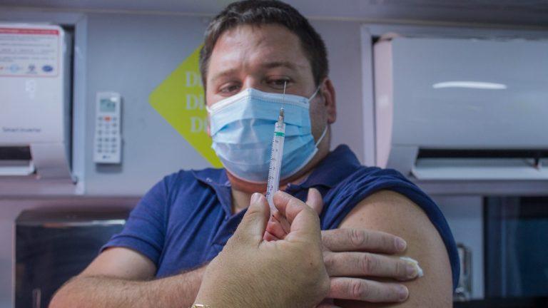 COM PLANTÃO EM OITO LOCAIS, VACINAÇÃO CONTRA COVID-19 SEGUE NESTE SÁBADO.