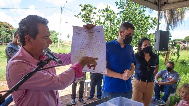 PREFEITURA INICIA PROCESSO DE REGULARIZAÇÃO E REASSENTAMENTO DE 70 FAMÍLIAS DA COMUNIDADE ALPHAVELA.