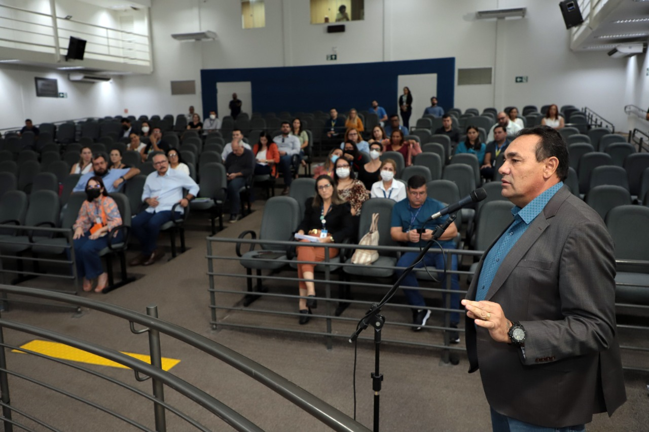 Em audiência com a Sesau, Carlão ressalta papel fiscalizatório dos vereadores, sempre respeito e harmonia entre os Poderes.
