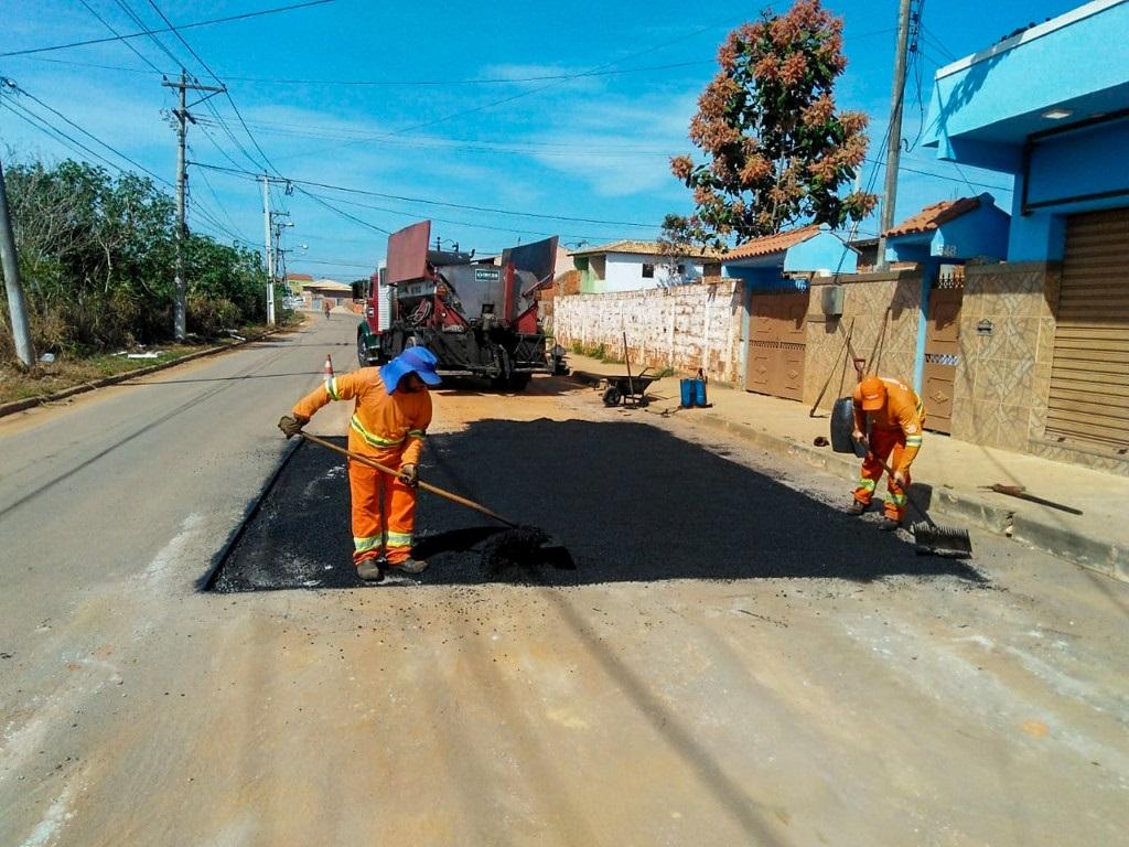 Agora é Lei! Projeto do Vereador Clodoilson que visa acabar com as valas das vias públicas de Campo Grande é sancionado e se torna lei em Campo Grande.