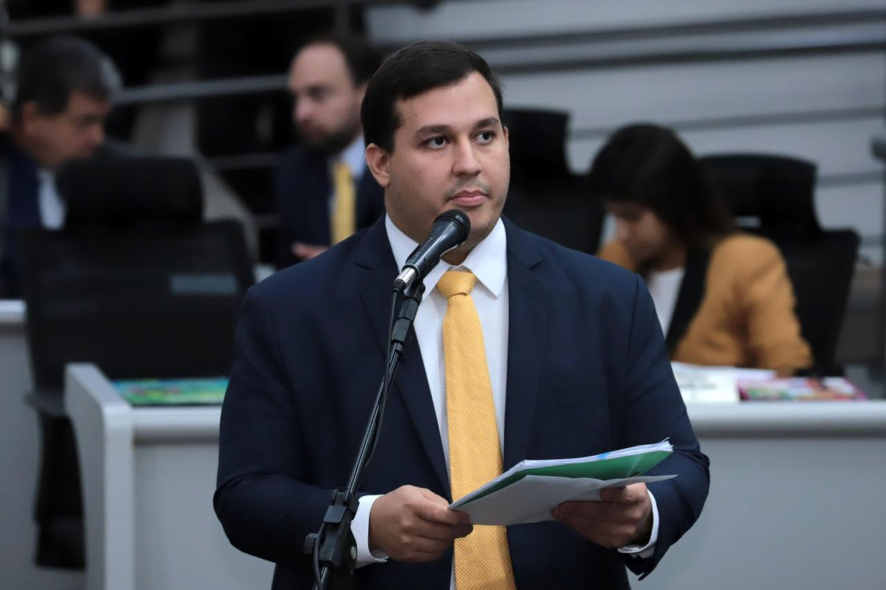 Asfalto, iluminação e limpeza estão entre as solicitações de William Maksoud.