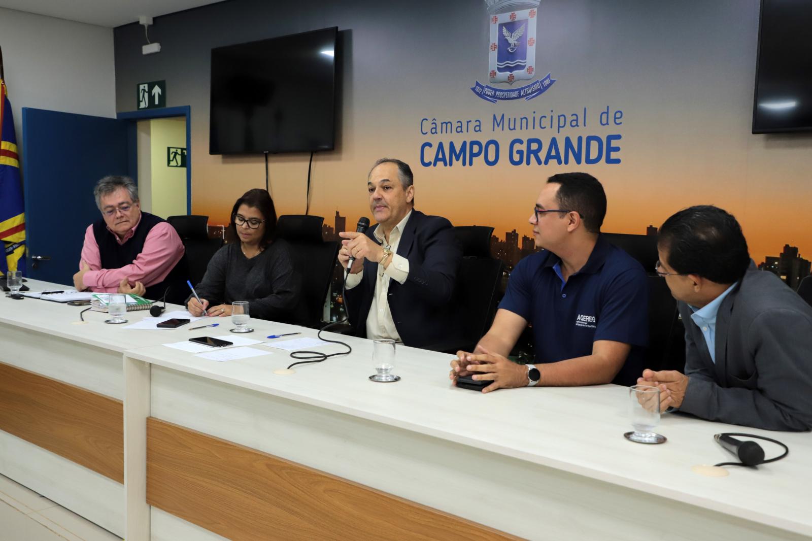 Comissão de Mobilidade Urbana presidida pelo Vereador Prof. André Luis traz mensalmente debates com órgãos de trânsito e lideranças comunitárias.