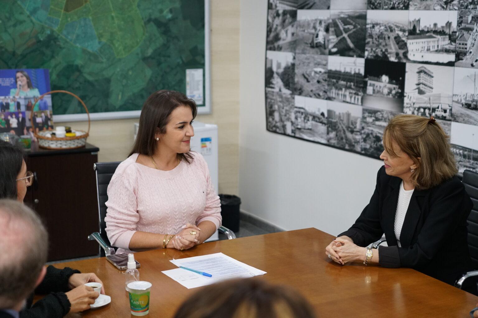 Presidência Itinerante: desembargadora federal Marisa Santos se reúne com prefeita de Campo Grande.