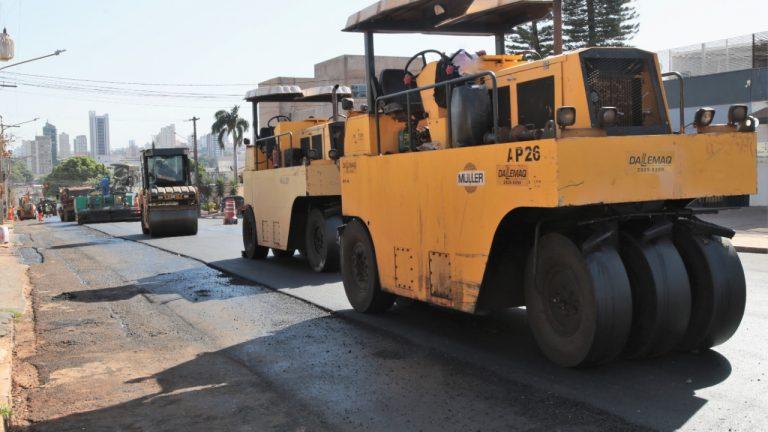 OBRAS DO REVIVA CONTINUAM NESTA QUARTA-FEIRA NA RUA 15 DE NOVEMBRO.