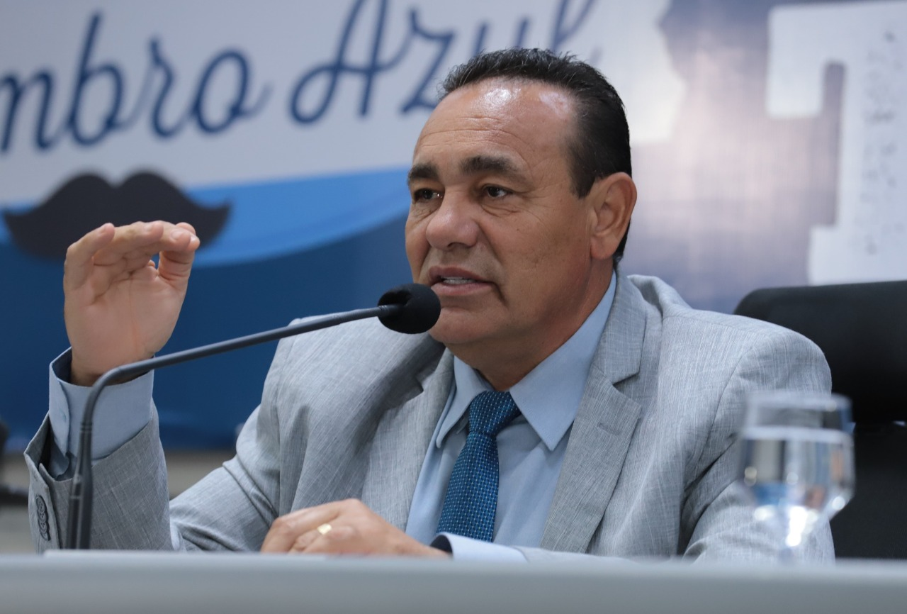 No Dia Internacional da Eliminação da Violência contra a Mulher, Carlão fala que é preciso combater o machismo.